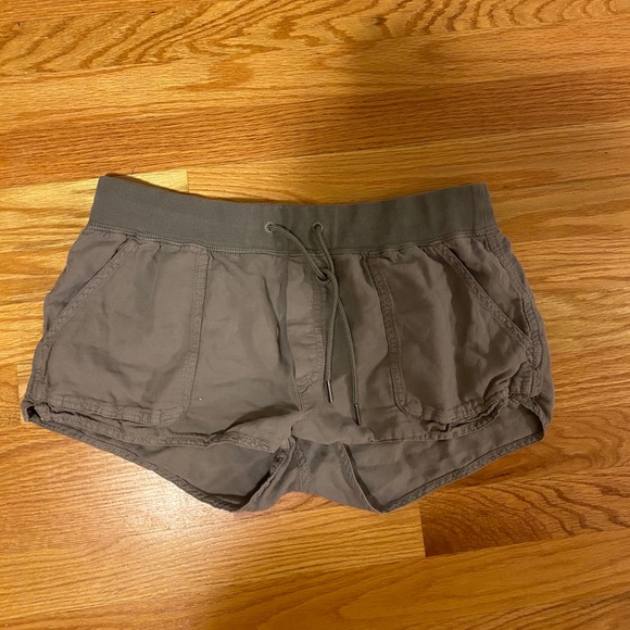 Aritzia Cargo Shorts - Picture 2 of 4